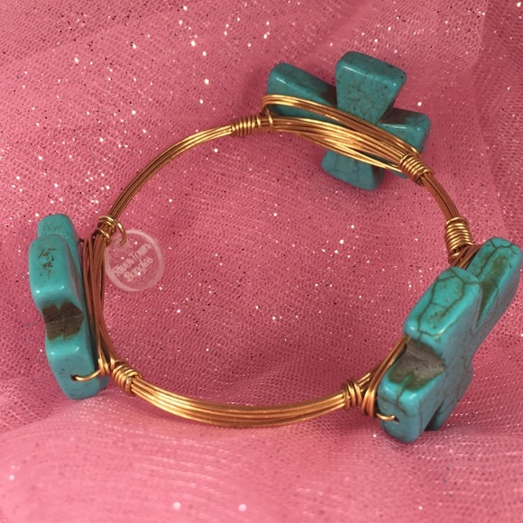 Wire and Cross Bracelet - Picture 2 of 4